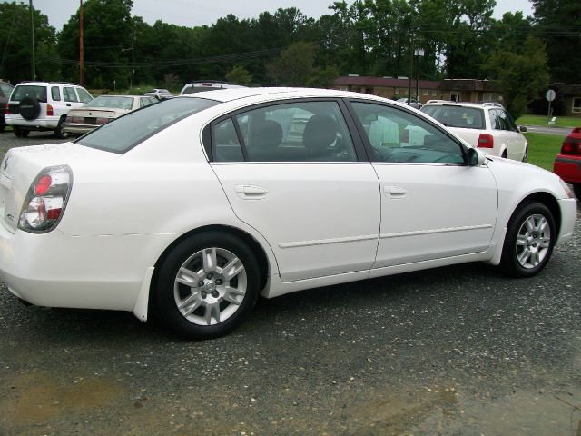 2005 Nissan Altima Pickupslt Quad Cab SWB 4WD 4x4 Truck