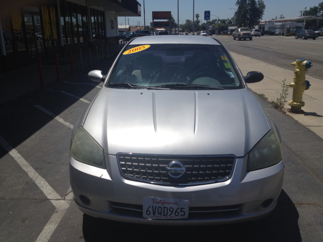 2005 Nissan Altima Pickupslt Quad Cab SWB 4WD 4x4 Truck