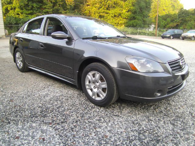 2005 Nissan Altima Pickupslt Quad Cab SWB 4WD 4x4 Truck