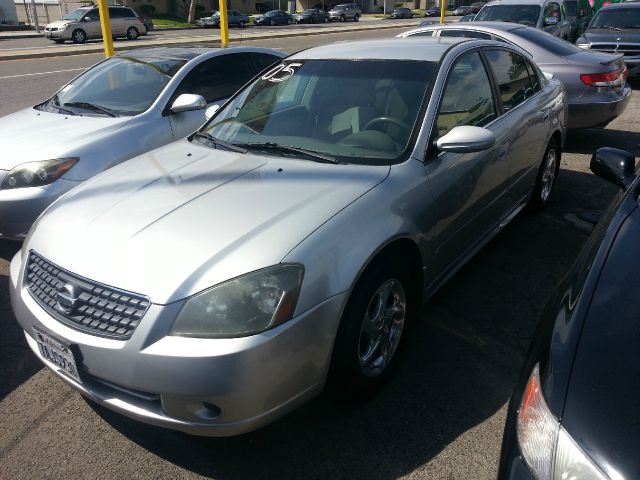 2005 Nissan Altima Pickupslt Quad Cab SWB 4WD 4x4 Truck