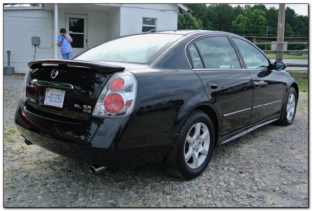 2005 Nissan Altima ST Pickup 4D 5 1/2 Ft