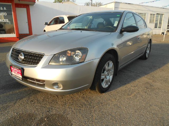 2005 Nissan Altima Pickupslt Quad Cab SWB 4WD 4x4 Truck