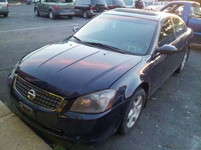 2005 Nissan Altima Pickupslt Quad Cab SWB 4WD 4x4 Truck