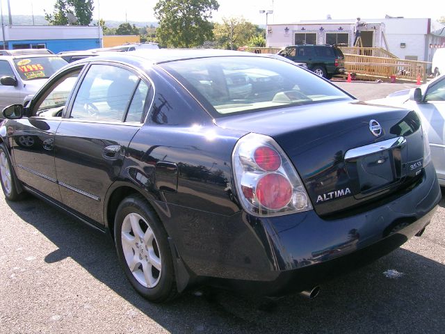 2005 Nissan Altima ST Pickup 4D 5 1/2 Ft