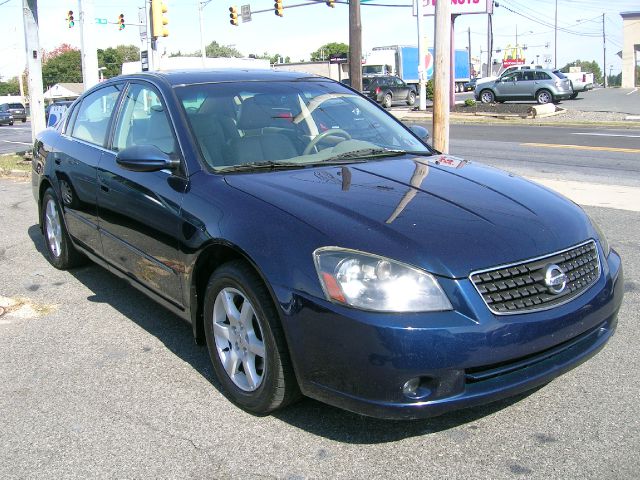 2005 Nissan Altima ST Pickup 4D 5 1/2 Ft