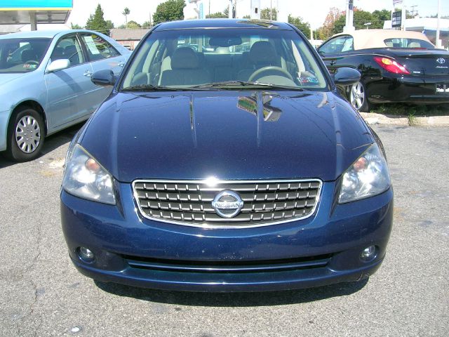2005 Nissan Altima ST Pickup 4D 5 1/2 Ft
