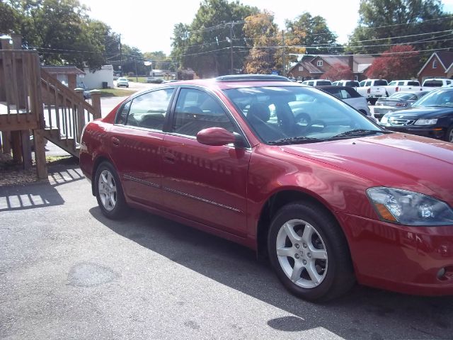 2005 Nissan Altima ST Pickup 4D 5 1/2 Ft