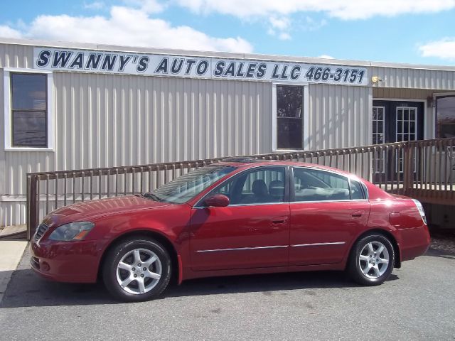 2005 Nissan Altima ST Pickup 4D 5 1/2 Ft