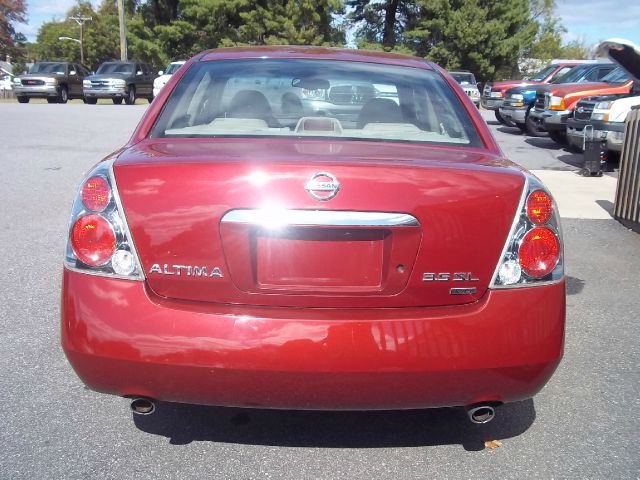 2005 Nissan Altima ST Pickup 4D 5 1/2 Ft