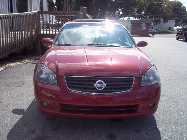 2005 Nissan Altima ST Pickup 4D 5 1/2 Ft