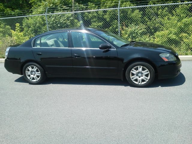 2005 Nissan Altima Pickupslt Quad Cab SWB 4WD 4x4 Truck