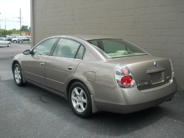 2005 Nissan Altima Pickupslt Quad Cab SWB 4WD 4x4 Truck