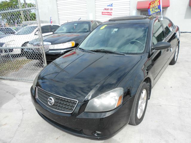 2005 Nissan Altima Pickupslt Quad Cab SWB 4WD 4x4 Truck