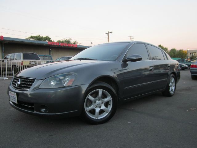 2005 Nissan Altima Pickupslt Quad Cab SWB 4WD 4x4 Truck