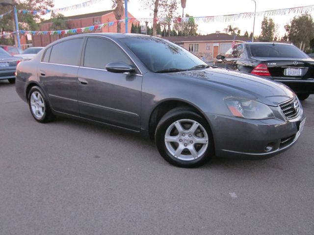 2005 Nissan Altima Pickupslt Quad Cab SWB 4WD 4x4 Truck