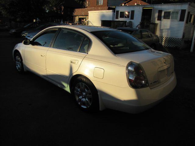 2005 Nissan Altima T6 AWD Leather Moonroof Third Row Seat DVD