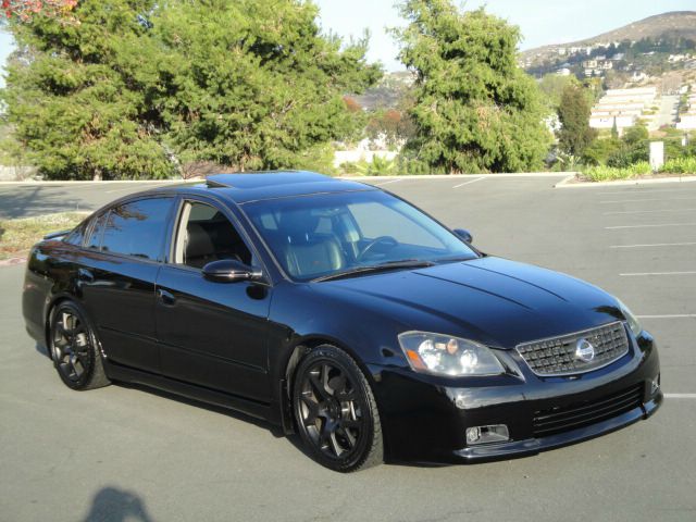 2005 Nissan Altima Crew Cab Standard Box 4-wheel Drive SLE