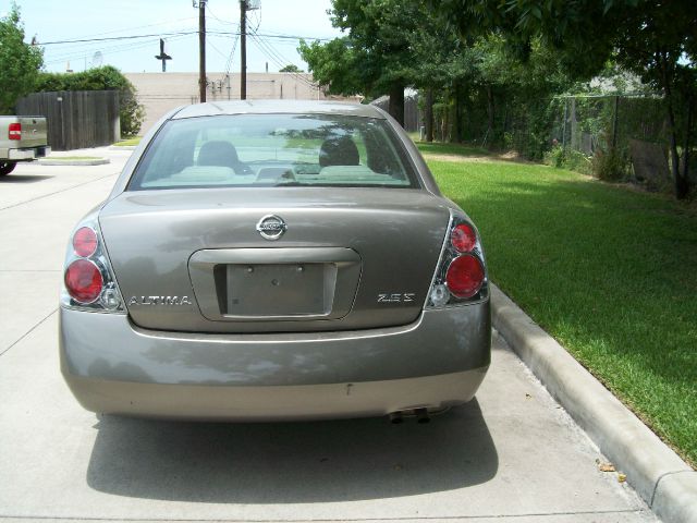 2005 Nissan Altima Pickupslt Quad Cab SWB 4WD 4x4 Truck