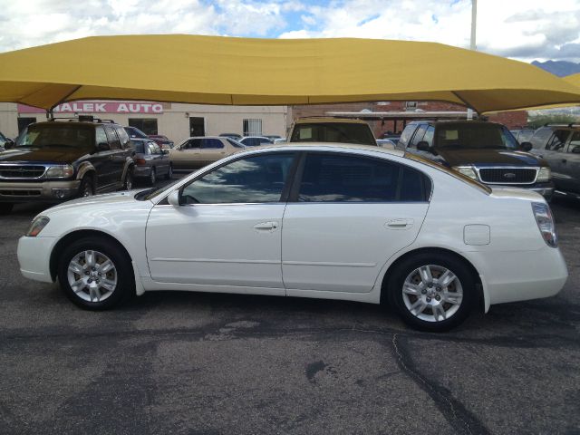 2005 Nissan Altima Pickupslt Quad Cab SWB 4WD 4x4 Truck