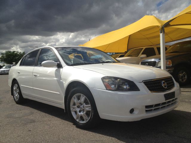 2005 Nissan Altima Pickupslt Quad Cab SWB 4WD 4x4 Truck