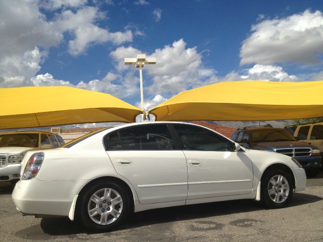 2005 Nissan Altima Pickupslt Quad Cab SWB 4WD 4x4 Truck