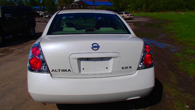 2005 Nissan Altima LS NICE