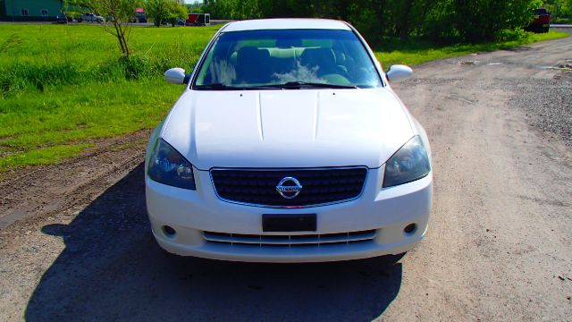 2005 Nissan Altima LS NICE