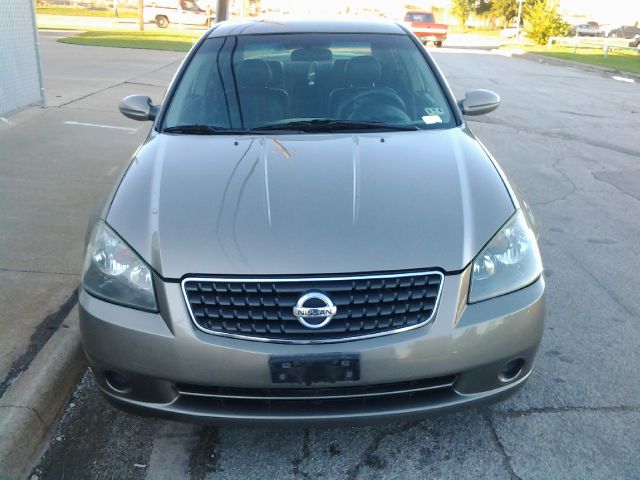 2005 Nissan Altima SLT Quad Cab 2WD