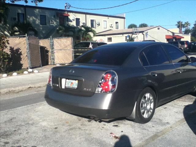 2005 Nissan Altima Pickupslt Quad Cab SWB 4WD 4x4 Truck