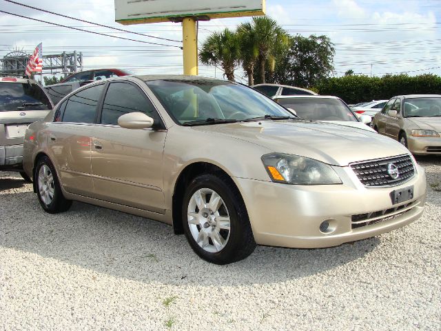 2005 Nissan Altima Pickupslt Quad Cab SWB 4WD 4x4 Truck