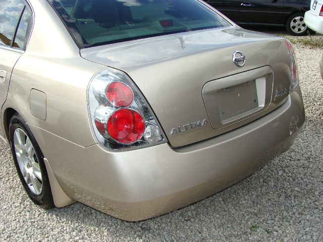 2005 Nissan Altima Pickupslt Quad Cab SWB 4WD 4x4 Truck