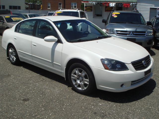 2005 Nissan Altima Pickupslt Quad Cab SWB 4WD 4x4 Truck