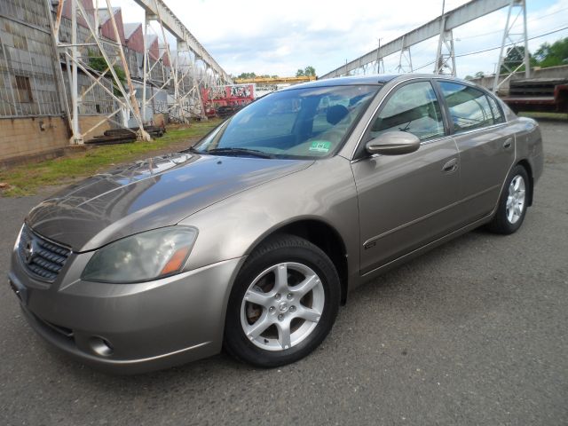 2005 Nissan Altima 535i | Sport Pkg