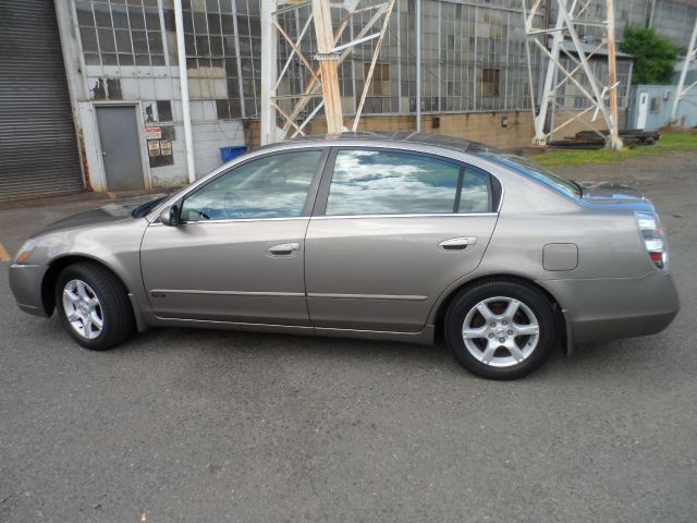 2005 Nissan Altima 535i | Sport Pkg