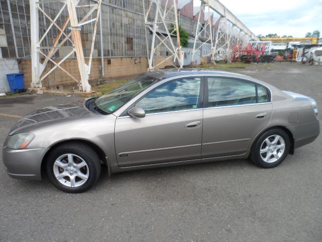 2005 Nissan Altima 535i | Sport Pkg
