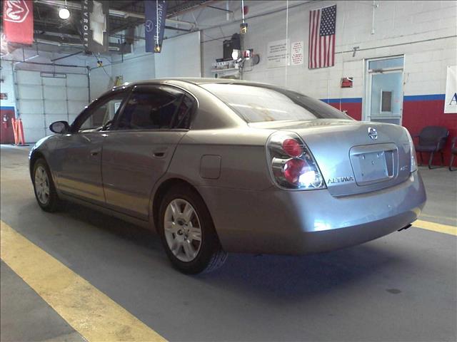 2005 Nissan Altima 4x4 Truck
