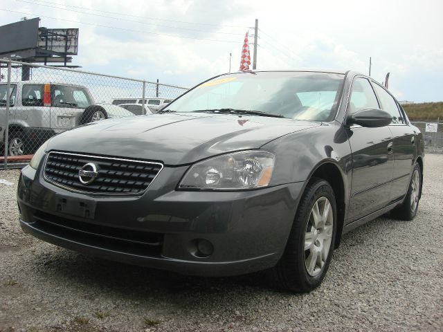 2005 Nissan Altima Pickupslt Quad Cab SWB 4WD 4x4 Truck
