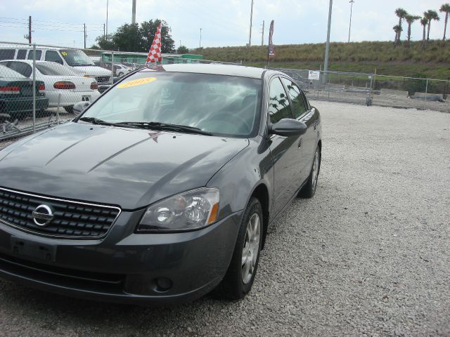 2005 Nissan Altima Pickupslt Quad Cab SWB 4WD 4x4 Truck