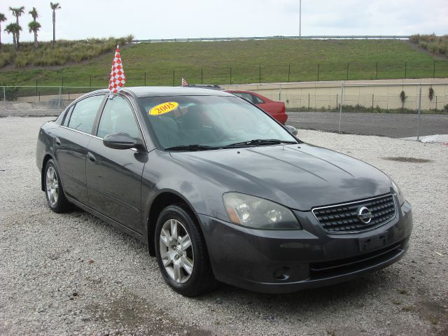 2005 Nissan Altima Pickupslt Quad Cab SWB 4WD 4x4 Truck