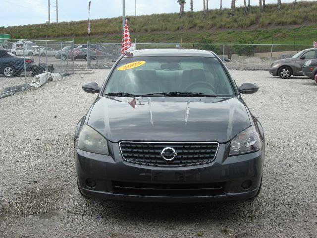 2005 Nissan Altima Pickupslt Quad Cab SWB 4WD 4x4 Truck