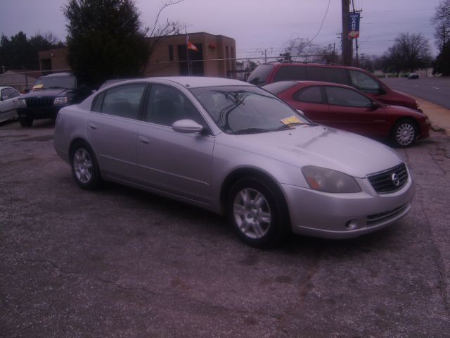 2005 Nissan Altima SLT Quad Cab 2WD
