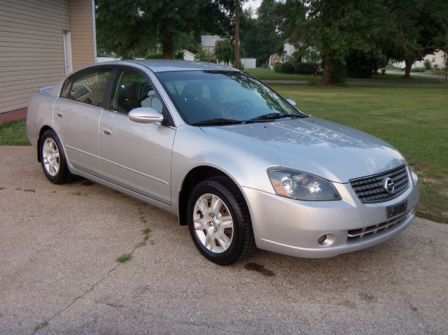 2005 Nissan Altima Pickupslt Quad Cab SWB 4WD 4x4 Truck