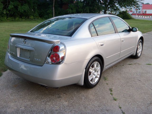 2005 Nissan Altima Pickupslt Quad Cab SWB 4WD 4x4 Truck