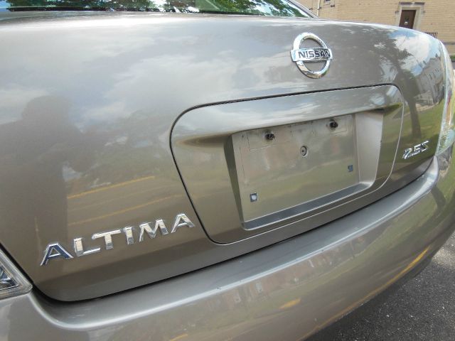 2005 Nissan Altima Pickupslt Quad Cab SWB 4WD 4x4 Truck