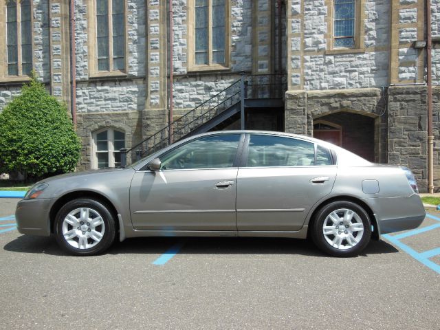 2005 Nissan Altima Pickupslt Quad Cab SWB 4WD 4x4 Truck