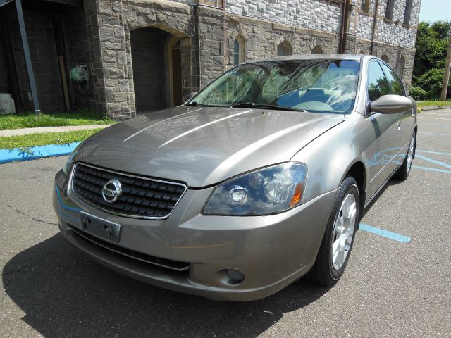 2005 Nissan Altima Pickupslt Quad Cab SWB 4WD 4x4 Truck
