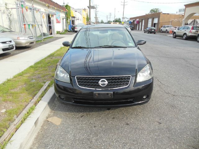 2005 Nissan Altima Pickupslt Quad Cab SWB 4WD 4x4 Truck