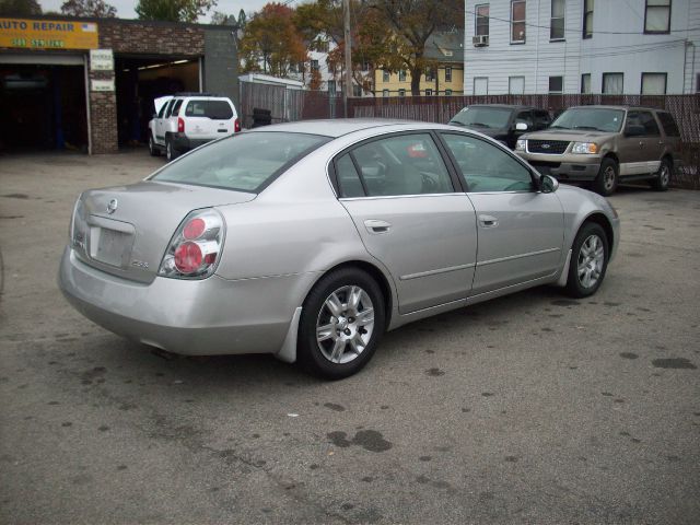 2005 Nissan Altima Pickupslt Quad Cab SWB 4WD 4x4 Truck
