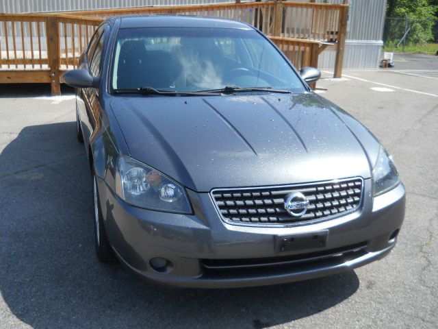 2005 Nissan Altima SLT Quad Cab 2WD