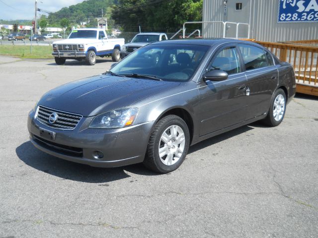 2005 Nissan Altima SLT Quad Cab 2WD
